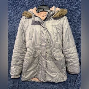 Adorable Warm BCBG Girls Puffer Jacket Large Silver Gray Pink Fleece Lined Fur